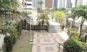 Imagem 2: Apartamento para venda tem 237 metros quadrados com 5 quartos em Guararapes - Fortaleza