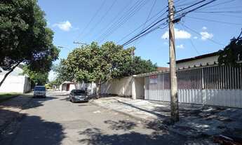 Imagem 2: Casa para venda tem 200 metros quadrados com 4 quartos em Setor Novo Horizonte - Goiânia