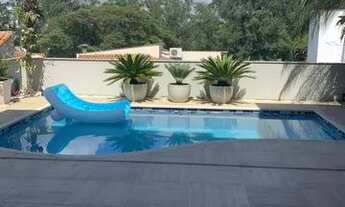 Imagem 2: Casa Mobiliada no Alphaville 5 - Melhor Negócio - 4 Ótimas Suítes - Pomar - Lazer Total