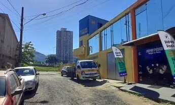 Imagem 3: Prédio comercial no centro de Itapema