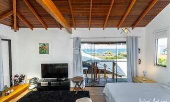 Imagem 2: Casa para venda possui 210 m2 com 3 quartos em Campeche - Florianópolis - SC