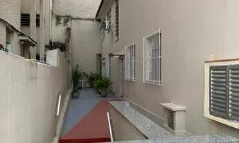 Imagem 7: Alugo Apto 2 Quartos com Dependencias 2 Banheiros Sala Ampla Garagem Privativa