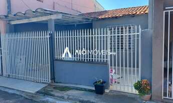 Imagem 2: Casa à venda com 2 dormitórios, 1 vaga, 48 m² por R$ 250.000,00; Sitio Cercado, Curitiba