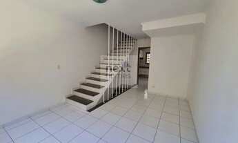 Imagem 2: Sobrado em condomínio fechado com 02 suítes e 02 vagas