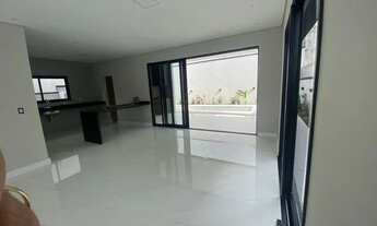 Imagem 2: Casa de condomínio sobrado para venda possui 232 metros quadrados com 4 quartos