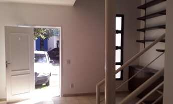 Imagem 4: Casa para venda possui 100 metros quadrados com 3 quartos em Granja Viana - Cotia - SP