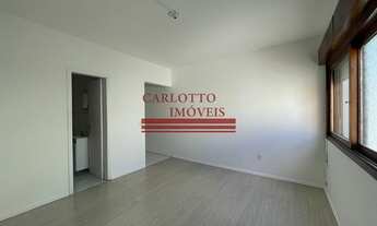 Imagem 2: Kitnet/conjugado junto ao Hospital São Vicente, ótima posição solar e 01 quadra da Avenida