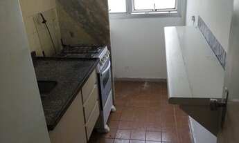 Imagem 2: Kitnet 35 m2. Garagem privativa, port 24 horas, andar alto, laminado, armários