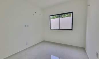 Imagem 5: Casas planas com fachada moderna e excelente acabamento! Dispõe de 3 quatros e jardim