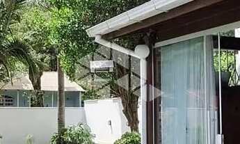 Imagem 5: Casa com 2 quartos/dormitórios no bairro Praia de Fora, em Palhoça - SC