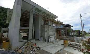 Imagem 2: São 4 Generosas suítes e uma delas é uma Máster,Praia de Massaguaçú,Entrega 2023