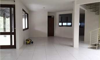 Imagem 3: Casa localizada no Poço - 400m² - 05 Qts / 02 Suítes - 02 Vagas de Garagem - Jardim