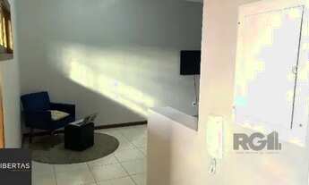 Imagem 2: Apartamento em Porto Alegre, no bairro Hípica, com 2 dormitório(s), e 2 banheiro