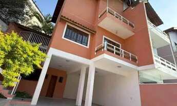 Imagem 2: Sobrado à venda na Vila São Francisco - 3 suítes, churrasqueira e quintal