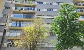 Imagem 7: Raridade na República: 101m² Reformados, Varanda e Muita Luz Natural