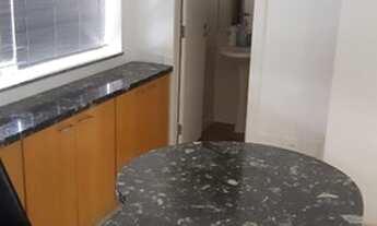 Imagem 2: Conjunto 100 m2 piso de mármore, ar condicionado, decorado com pertences para consultórios