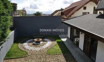 Imagem 4: Maravilhosa Casa à Venda em Condomínio Fechado na Região do Alto do Capivari - Campos do J