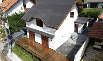 Imagem 2: Maravilhosa Casa à Venda em Condomínio Fechado na Região do Alto do Capivari - Campos do J