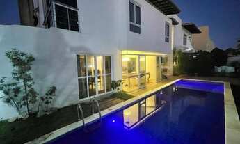 Imagem 2: BELISSIMA CASA em condomínio fechado, infraestrutura completa, 03 VAGAS, HIDROMASSAGEM, CA