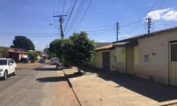 Imagem 2: Casa para Venda em Goiânia, Parque Atheneu, 2 dormitórios, 1 banheiro, 1 vaga