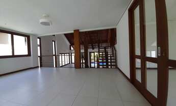 Imagem 2: Casa de condomínio para venda tem 450 metros quadrados com 4 quartos