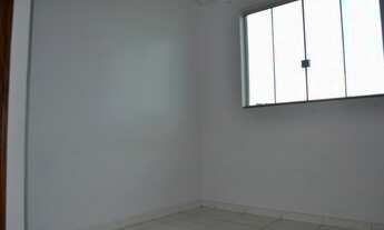 Imagem 5: Apartamento comercial com três quartos, banheiro, sala, cozinha ampla, sacada e vaga de ga