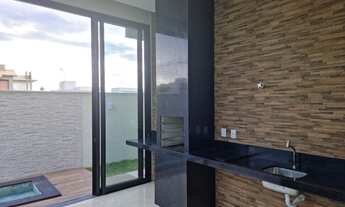 Imagem 2: Casa de condomínio térrea para venda possui 260 metros quadrados com 4 quartos