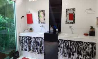 Imagem 7: Casa Castelo à venda, com maior parte da mobília, com 4 suítes, todas com closet