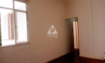 Imagem 3: Tijuca, ao lado do metrô Afonso Pena. 2 quartos, com dependência