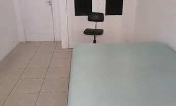 Imagem 2: Alugo Quarto com Wi-Fi e Mobília