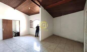 Imagem 2: Sobrado para aluguel possui 165 metros quadrados com 3 quartos em Jardim Liberdade - Jacar