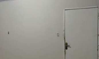 Imagem 3: Kitnet no João Costa com 01 quarto, 01 BWC, cozinha e sala conjugada + área de serviço