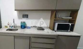 Imagem 7: Em Copacabana: Maravilhoso apartamento de 2 quartos, com varandão e 1 vaga na escritura