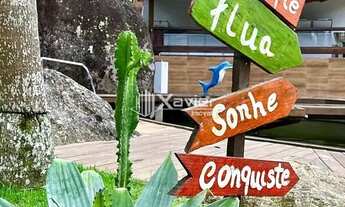 Imagem 2: Chácara com 4.650 m², Piscina, Deck e Lagoa à Venda em Vargem Alta - Ideal para Eventos e