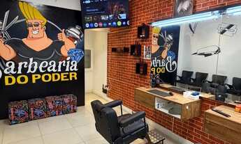 Imagem 7: Barbearia do Poder vendo essa barbearia montada e funcionando