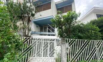 Imagem: Sobrado com três quartos