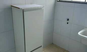 Imagem 4: Código 4536 - Vende apartamento no bairro Iguaçu, com 02 quartos com guarda roupas, sendo