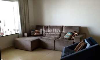 Imagem 2: Casa residencial disponível para locação e venda no bairro Nova Uberlândia em Uberlândia-M