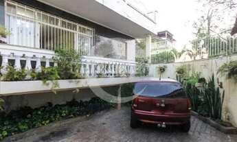 Imagem: Sobrado em Vila Graciosa