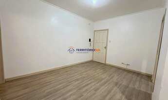 Imagem 4: Apartamento 2 dormitórios com pátio no bairro Navegantes, em Porto Alegre