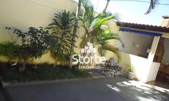 Imagem 2: SOBRADO com COMÉRCIO em LOCALIZAÇÃO de GRANDE FLUXO por R$ 750.000,00 no Laranjeiras - Ube