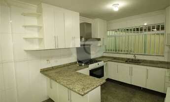 Imagem 3: LINDA CASA ASSOBRADA COM 02 DORMITÓRIOS 01 SUÍTE E 4 VAGAS NA GARAGEM