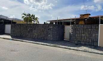 Imagem: Casa a venda na Torre com 750m² - CA0030