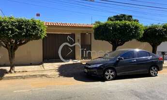 Imagem 5: Casa com 4 quartos - Bairro Setor Negrão de Lima em Goiânia