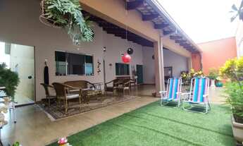 Imagem 3: Casa para venda possui 257 metros quadrados com 3 quartos em Bandeirante - Caldas Novas