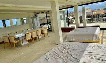 Imagem 4: Cobertura duplex de 277 m² no Porto das Dunas, 4 quartos, 2 vagas, pé na areia