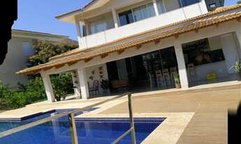 Imagem 3: Sobrado para venda possui 600 metros quadrados com 5 quartos