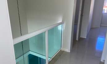 Imagem 4: Sobrado para venda tem 226 metros quadrados com 3 quartos em Pioneiros - Balneário Cambori