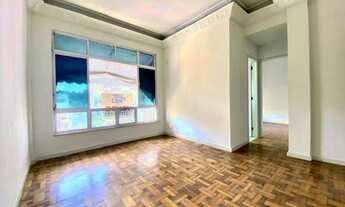 Imagem 3: More em um 2 quartos na segunda quadra da Praia de Icaraí