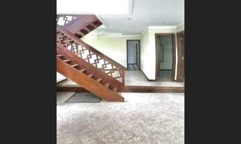 Imagem 7: Casa de condomínio para venda tem 320 metros quadrados com 5 quartos